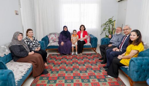 SÜREYYA YAVUZ ŞEHİTLERİMİZİN AİLELERİNİ ZİYARET ETTİ