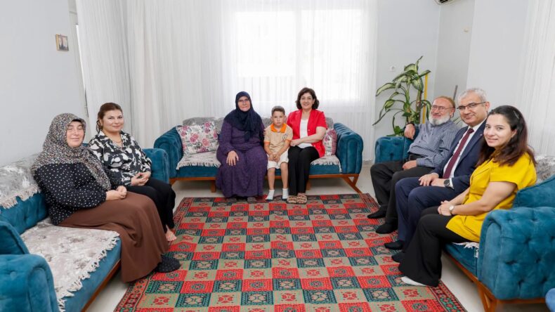 SÜREYYA YAVUZ ŞEHİTLERİMİZİN AİLELERİNİ ZİYARET ETTİ