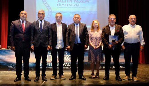 GÜNGÖR GEÇER: “ADANA’NIN KALBİ DAİMA SİNEMAYLA ATIYOR.”