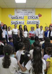 ÇOCUKLAR VE ANNELERİ SAĞLIK KONUSUNDA BİLİNÇLENDİRİLDİ