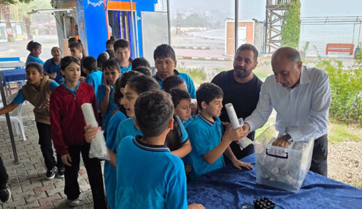 YUMURTALIK’TA ÖĞRENCİLERE DÖNER-AYRAN İKRAMI…