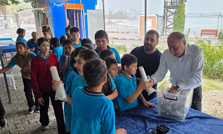 YUMURTALIK’TA ÖĞRENCİLERE DÖNER-AYRAN İKRAMI…