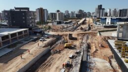 BÜYÜKŞEHİR’LE MERSİN’DE ULAŞIM YENİDEN ŞEKİLLENİYOR