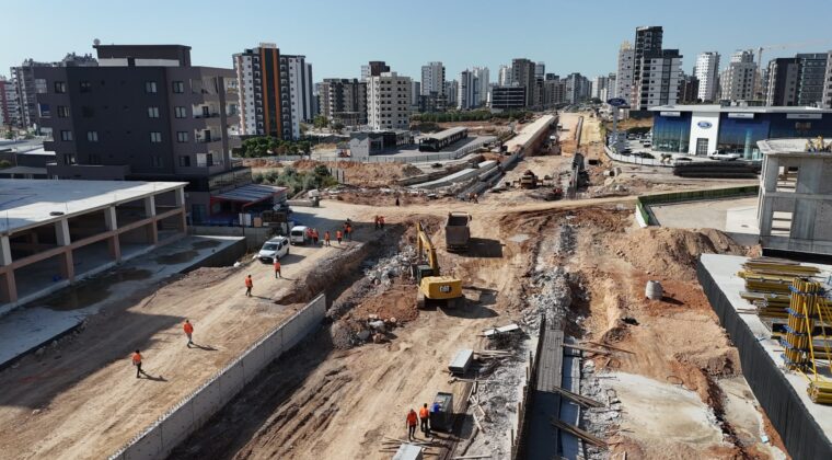BÜYÜKŞEHİR’LE MERSİN’DE ULAŞIM YENİDEN ŞEKİLLENİYOR