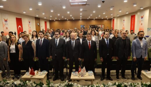 HALİL NACAR, OTİZM ZİRVESİNDE KONUŞTU 