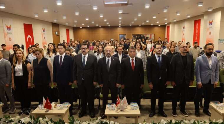 HALİL NACAR, OTİZM ZİRVESİNDE KONUŞTU 