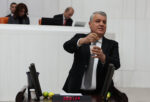 KÜRSÜYE LİMONLA ÇIKTI, ACI GERÇEKLERİ HAYKIRDI!