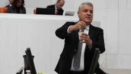 KÜRSÜYE LİMONLA ÇIKTI, ACI GERÇEKLERİ HAYKIRDI!